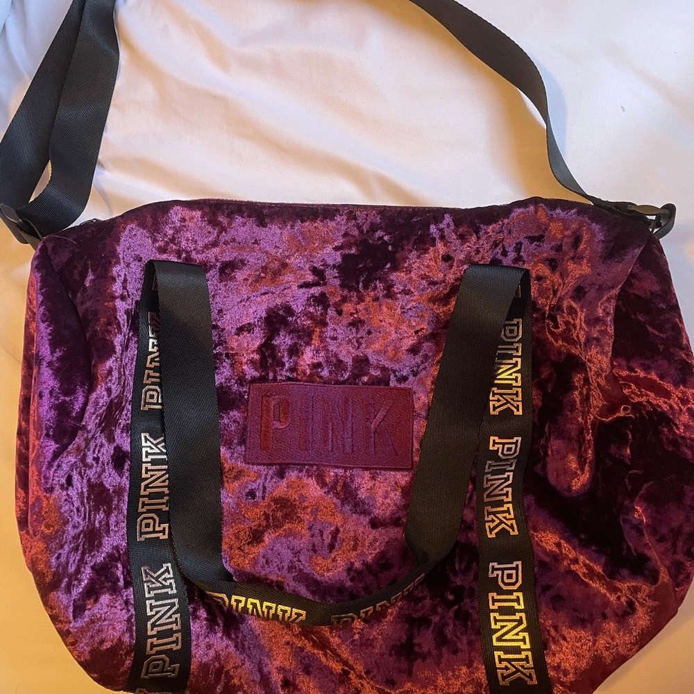 vs pink duffel bag